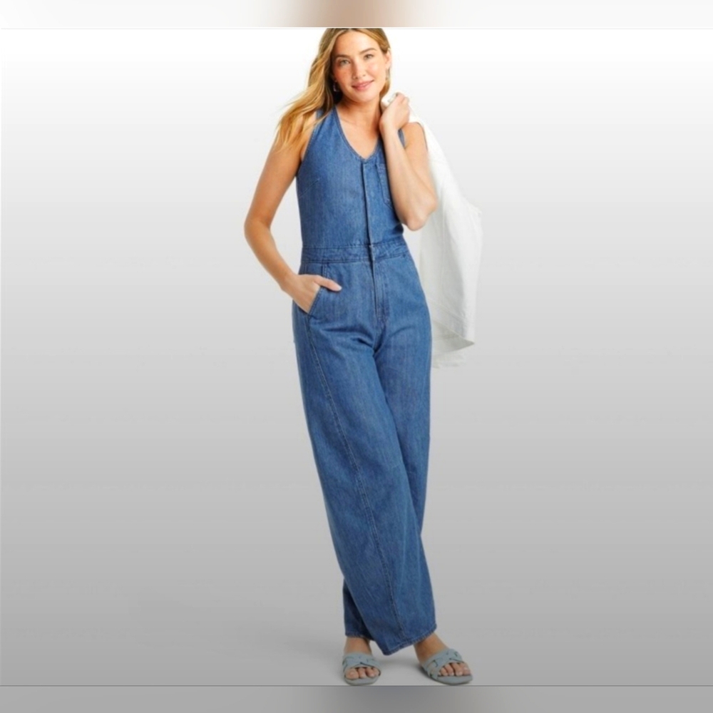 NWT Women's Universal Thread Jumpsuit Pants Curved Leg Medium Dark Wash Blue 00